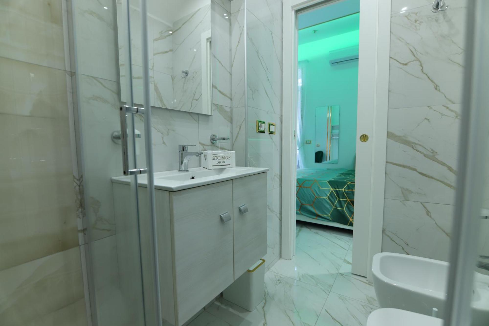 Regina House Apartment เนเปิลส์ ภายนอก รูปภาพ