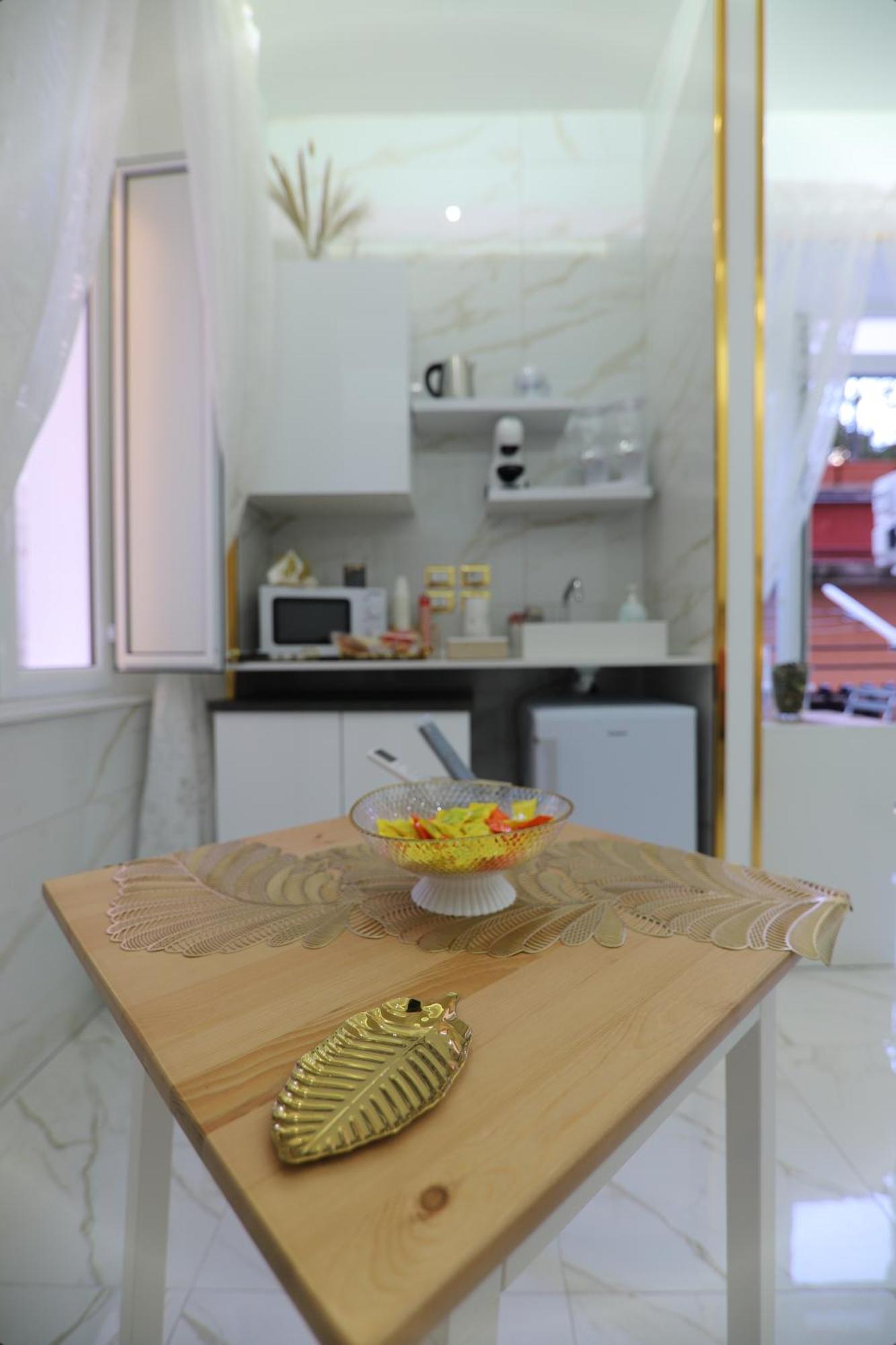 Regina House Apartment เนเปิลส์ ภายนอก รูปภาพ