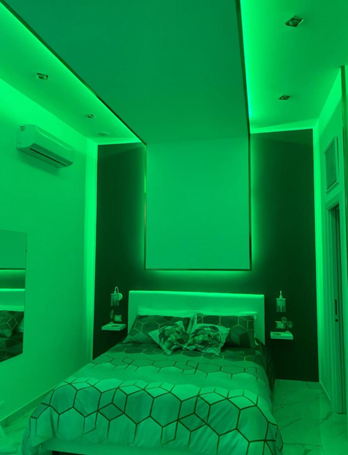 Regina House Apartment เนเปิลส์ ภายนอก รูปภาพ