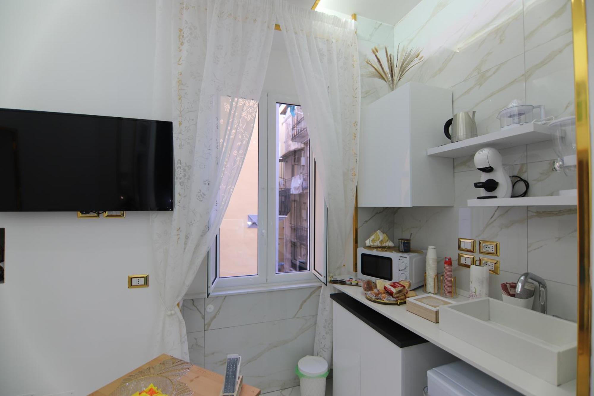 Regina House Apartment เนเปิลส์ ภายนอก รูปภาพ