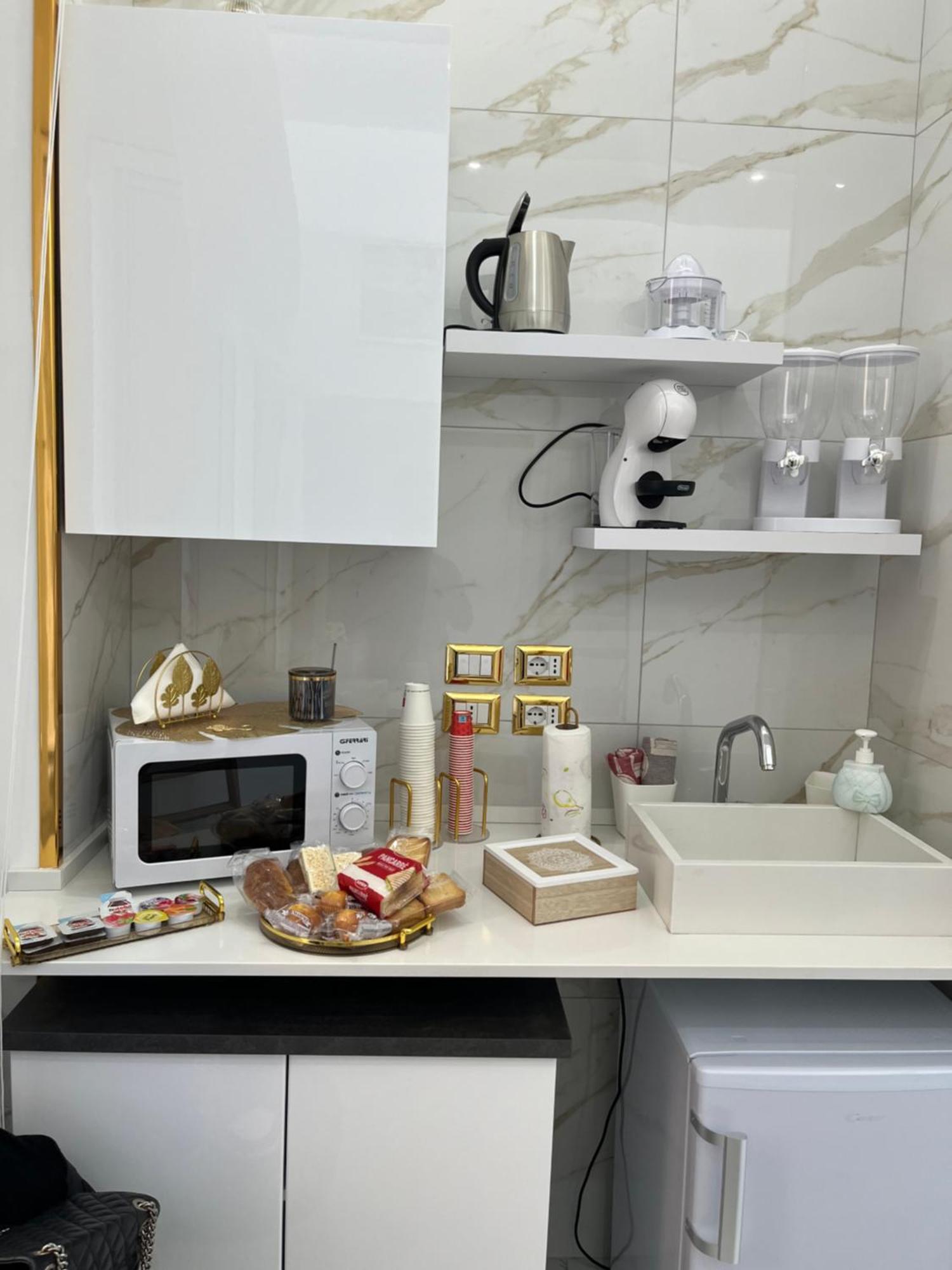 Regina House Apartment เนเปิลส์ ภายนอก รูปภาพ