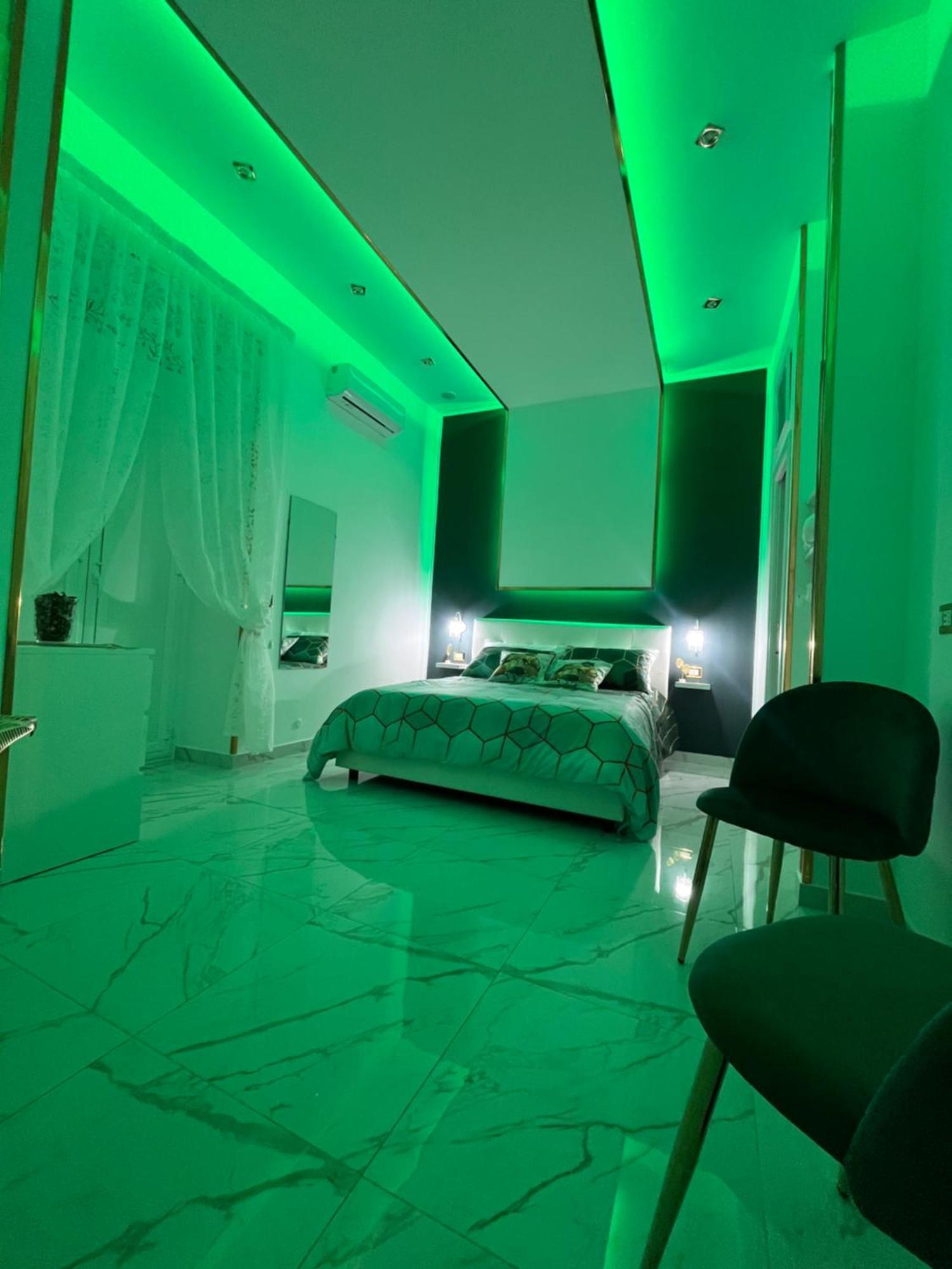 Regina House Apartment เนเปิลส์ ภายนอก รูปภาพ