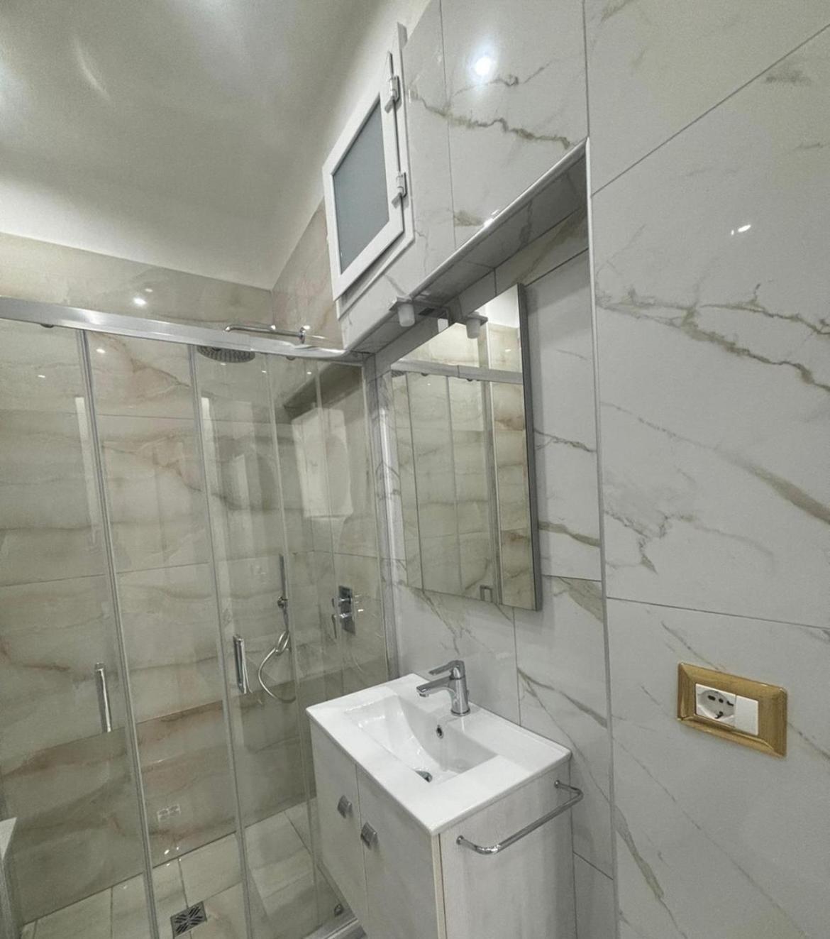 Regina House Apartment เนเปิลส์ ภายนอก รูปภาพ