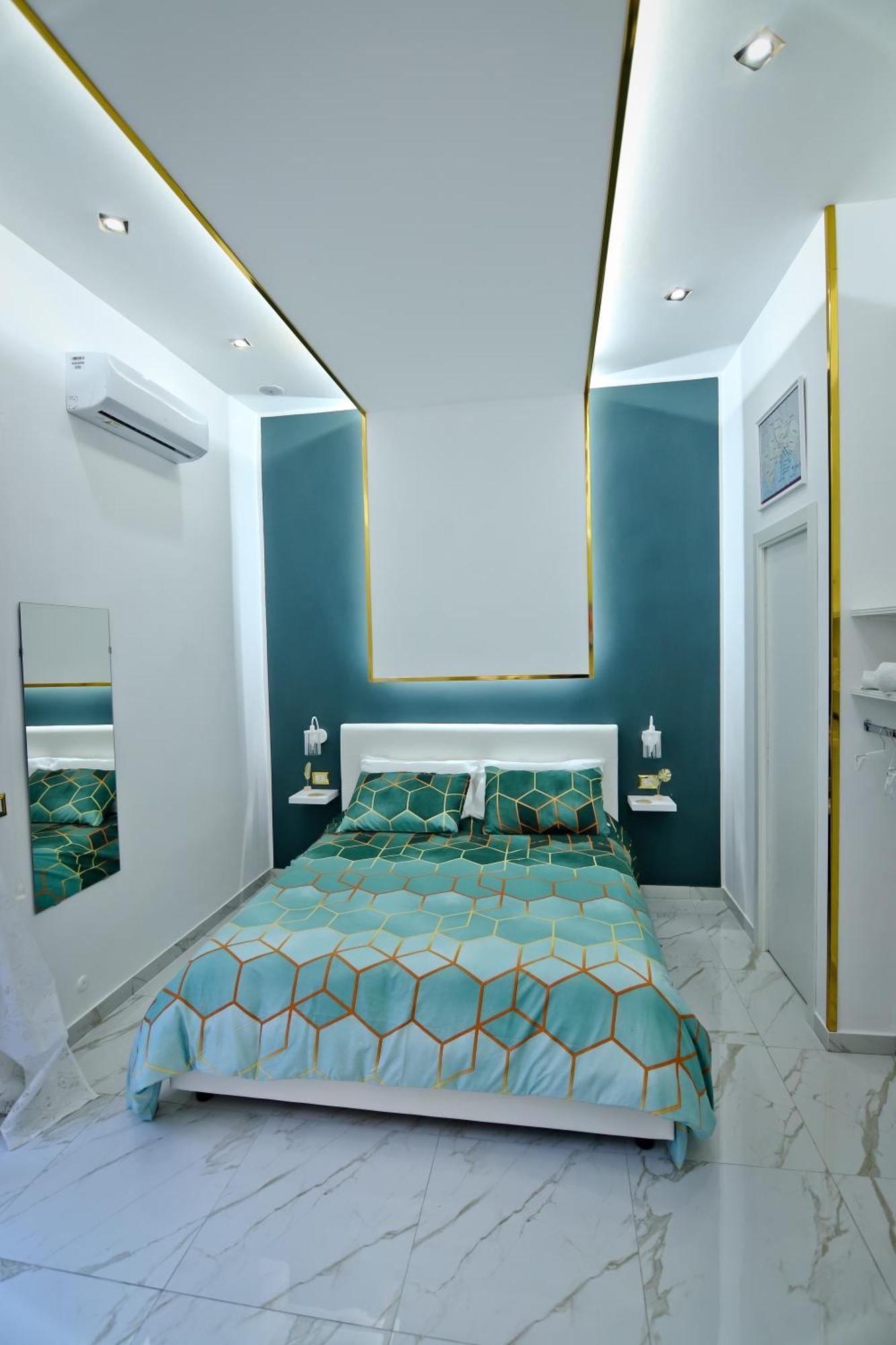 Regina House Apartment เนเปิลส์ ภายนอก รูปภาพ