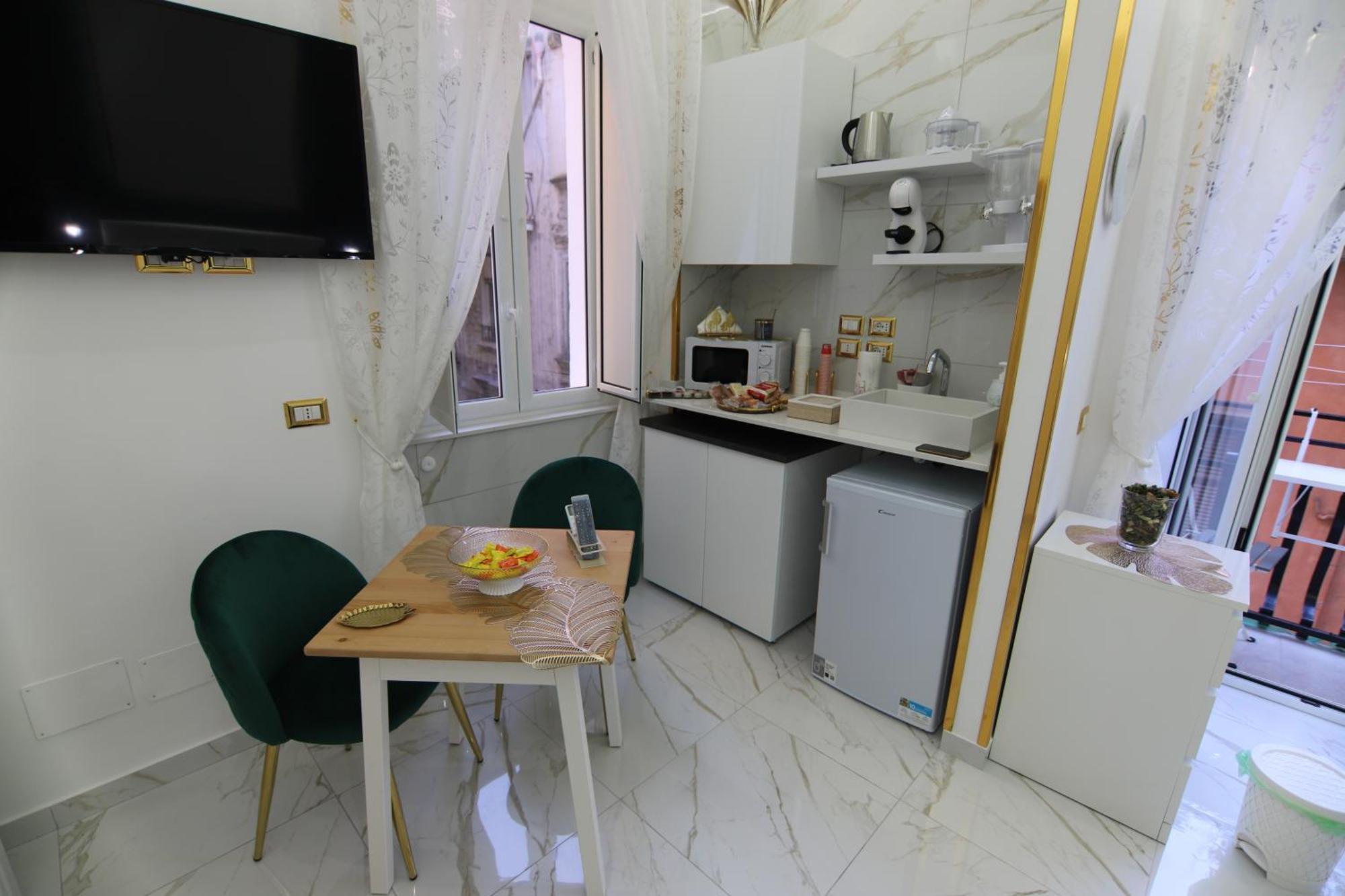 Regina House Apartment เนเปิลส์ ภายนอก รูปภาพ