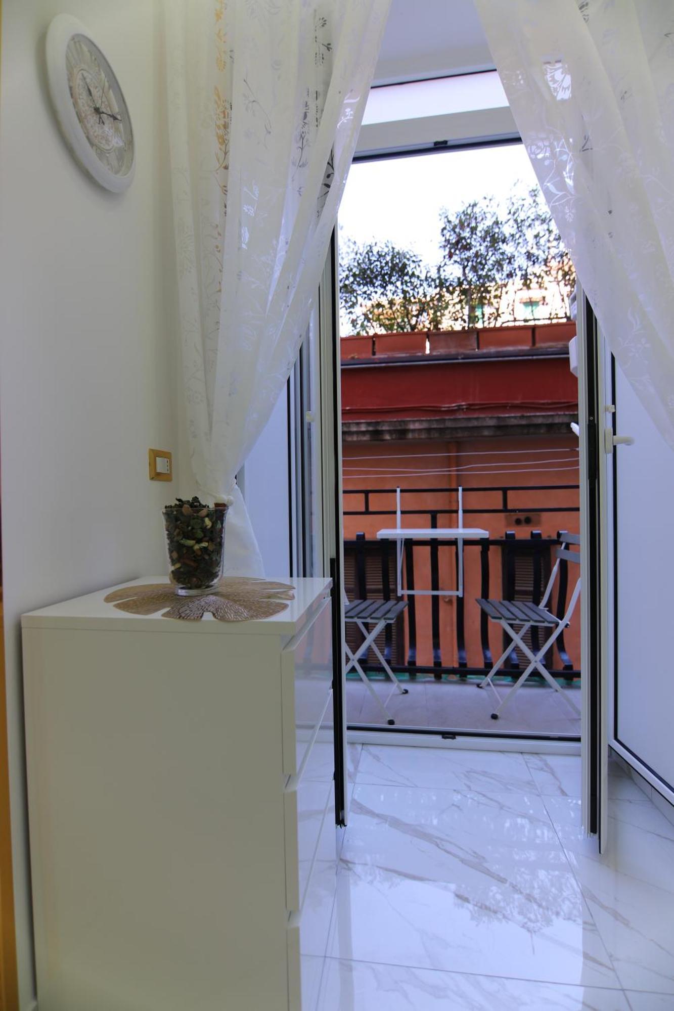 Regina House Apartment เนเปิลส์ ภายนอก รูปภาพ