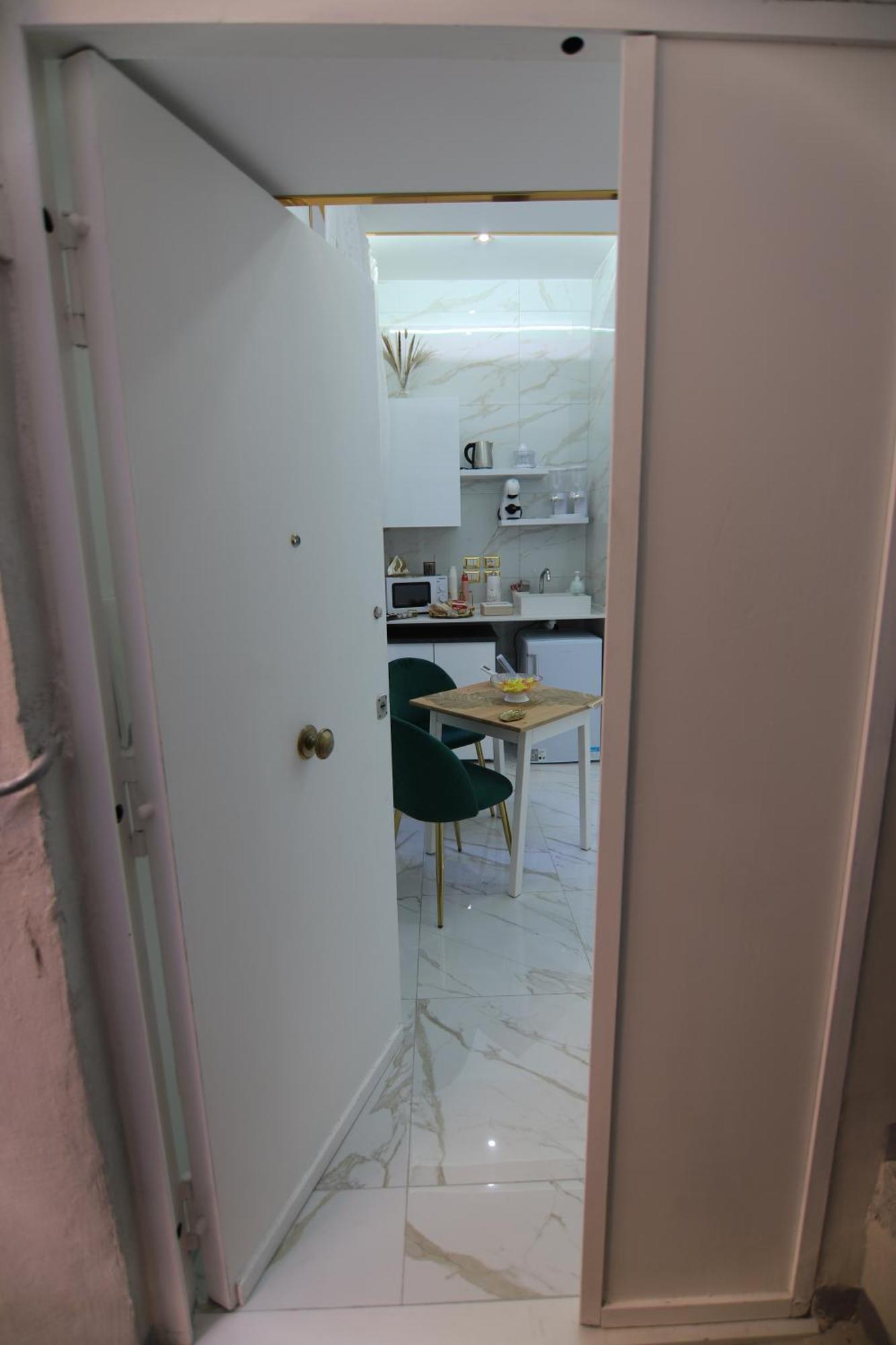 Regina House Apartment เนเปิลส์ ภายนอก รูปภาพ