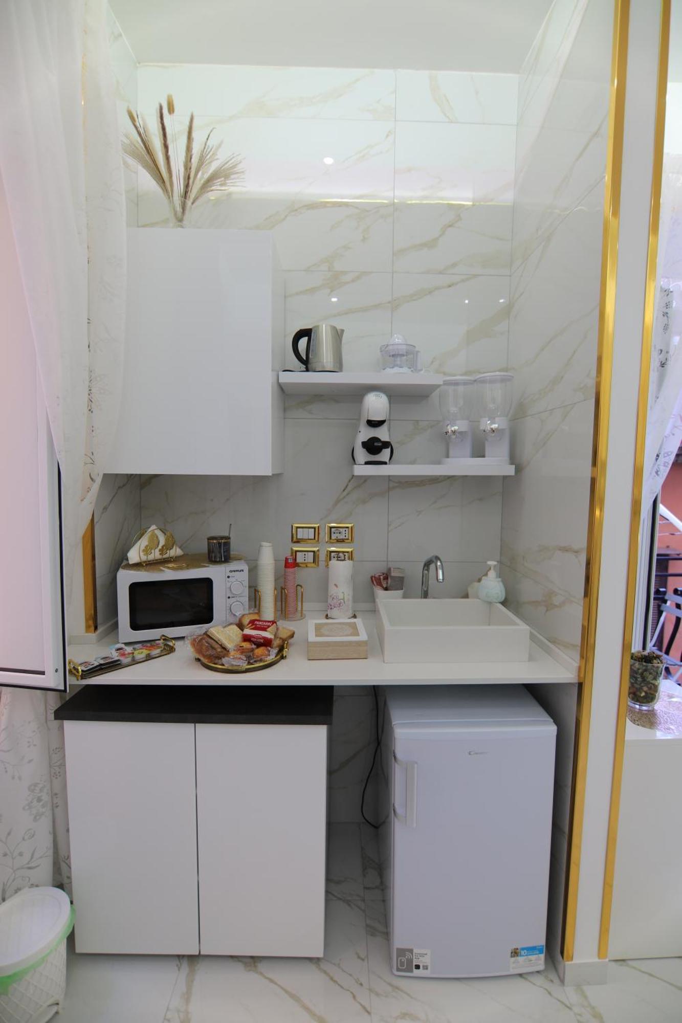Regina House Apartment เนเปิลส์ ภายนอก รูปภาพ
